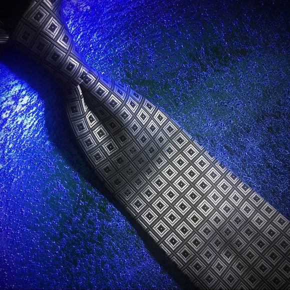 Burma Bibas neck tie - Picture 6 of 7